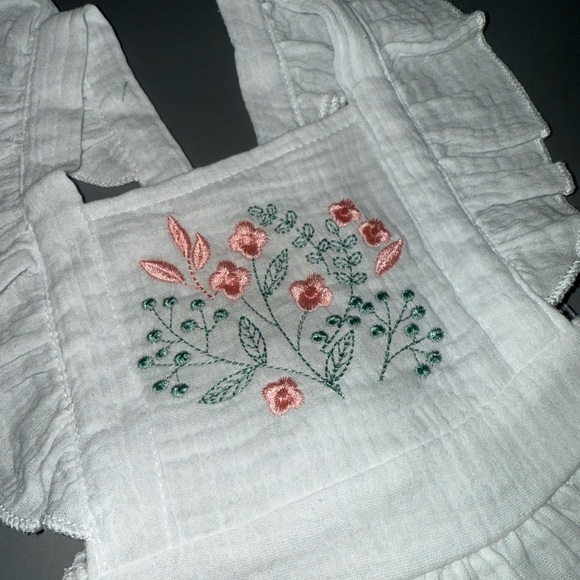 Boutique- White Ruffled Baby Romper with Floral Embroidery NWOT - Picture 3 of 3